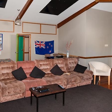 85 On Bealey Hostel Christchurch Buitenkant foto