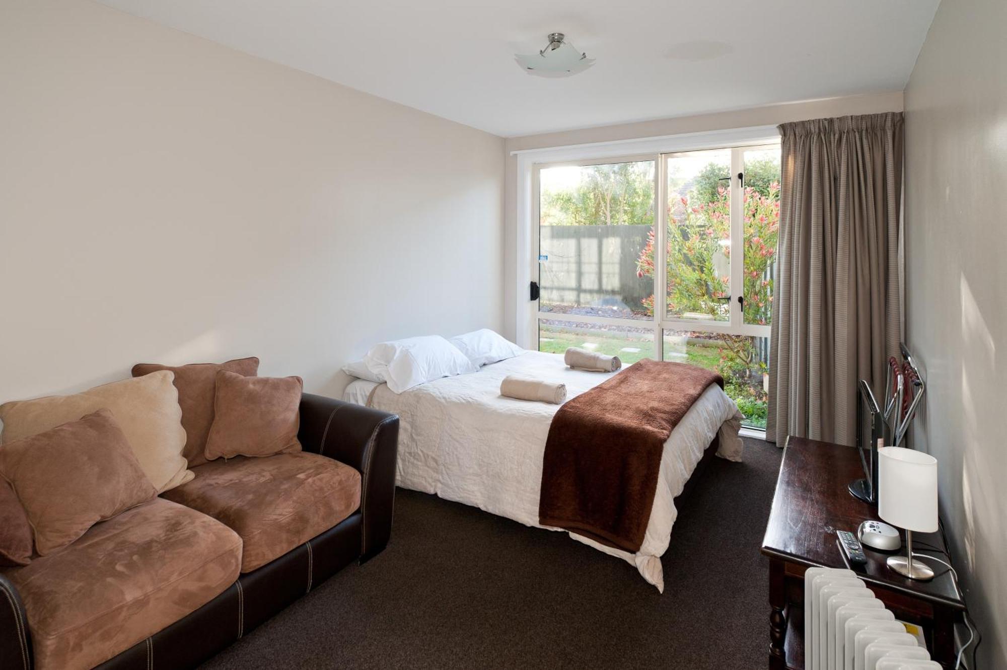 85 On Bealey Hostel Christchurch Buitenkant foto