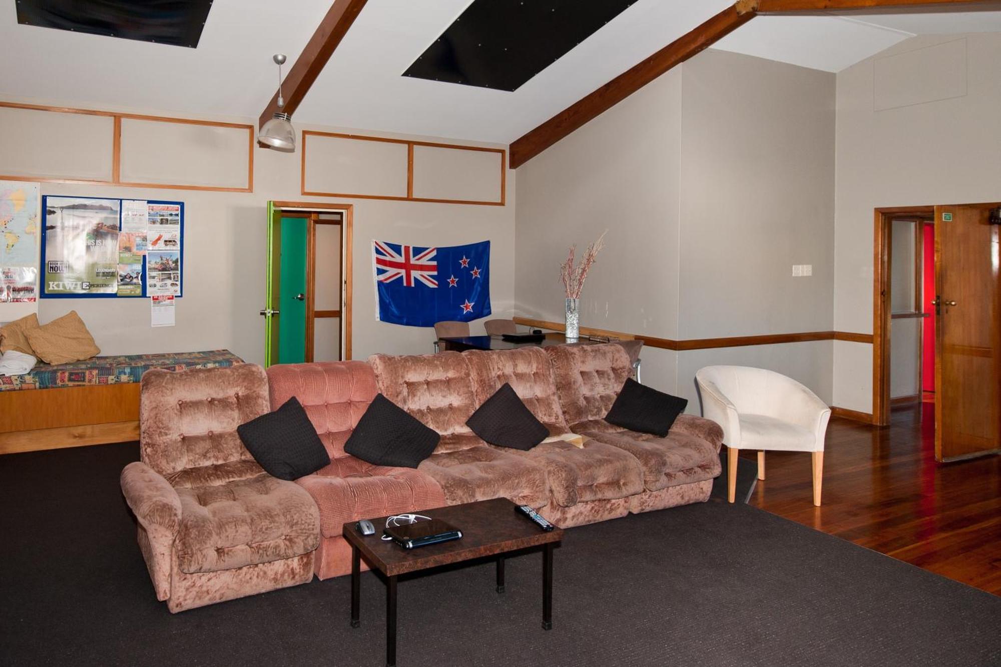 85 On Bealey Hostel Christchurch Buitenkant foto