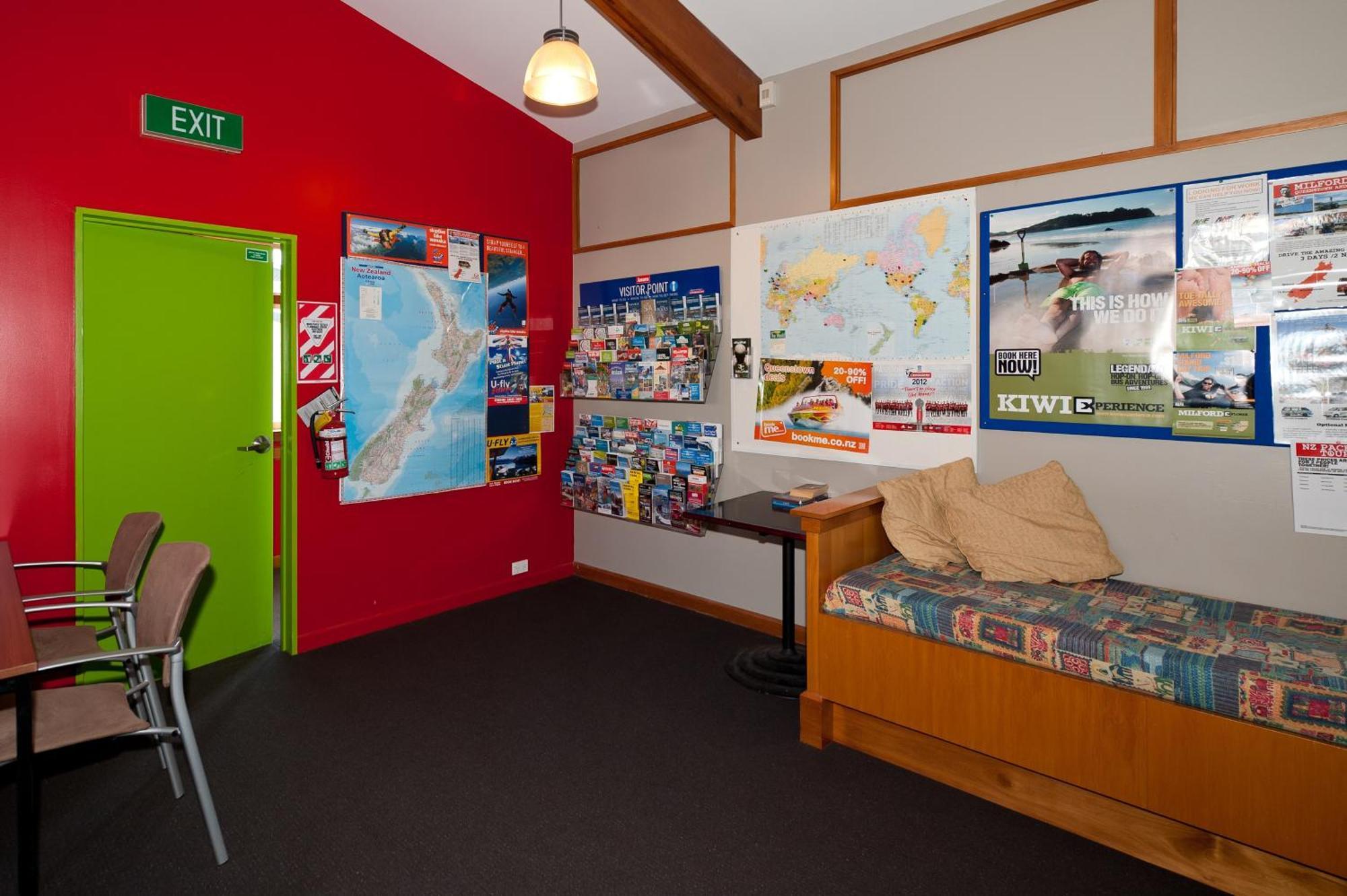 85 On Bealey Hostel Christchurch Buitenkant foto