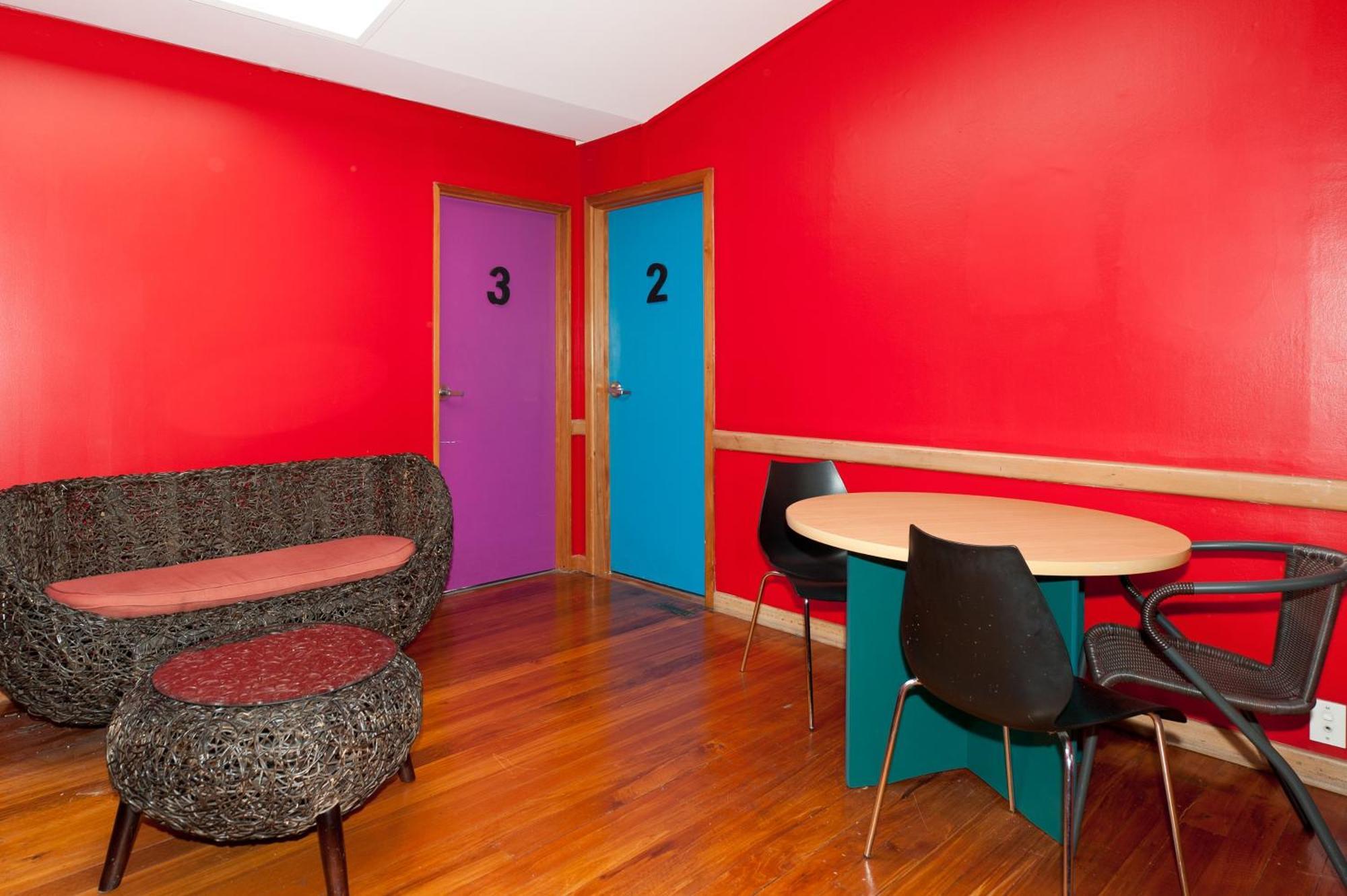 85 On Bealey Hostel Christchurch Buitenkant foto