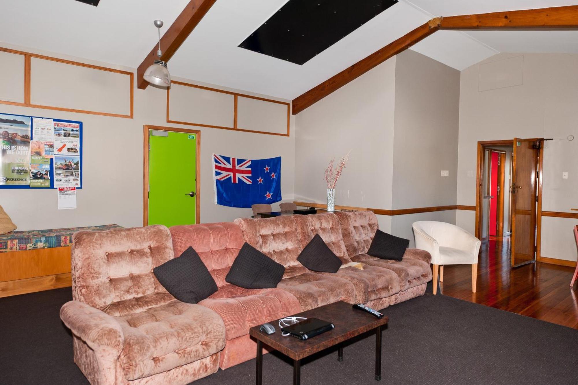 85 On Bealey Hostel Christchurch Buitenkant foto